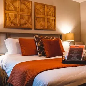 Playpark-Lodge-South-Lake-Tahoe-Beds