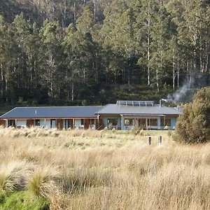 Forest-Walks-Lodge-Jackeys-Marsh-Exterior