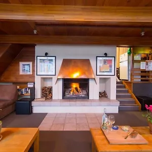 Aneeki Ski Lodge Interior photo