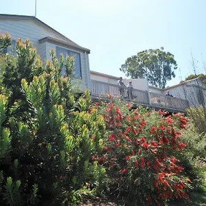 Lookout-Holiday-Units-Kalimna-Exterior