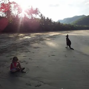 Seaforth-Holiday-Units-Beach