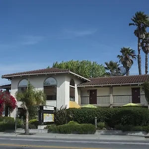Mission-Inn-Santa-Cruz-Exterior