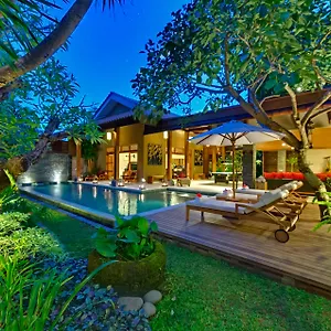 Villa-Kinaree-Estate-Seminyak-Exterior