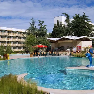 Hotel-Malibu-Albena-Swimming-Pool