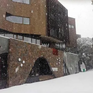 Buller-Central-Hotel-Mount-Buller-Exterior