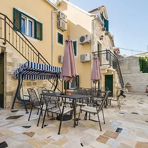 Peruzovic Rooms 1 Exterior photo