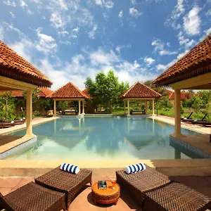 Tuli-Tiger-Corridor-Hotel-Kurha-Swimming-Pool