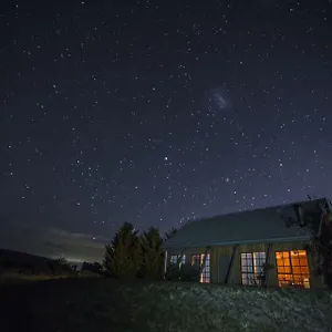 Charles-Reuben-Estate-Guest-House-Hobart-Exterior