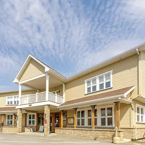 Le-Gaspesiana-Hotel-Sainte-Flavie-Exterior