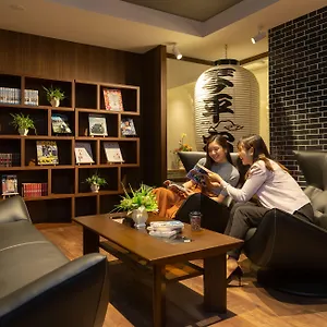 Kotohira-Park-Hotel-People