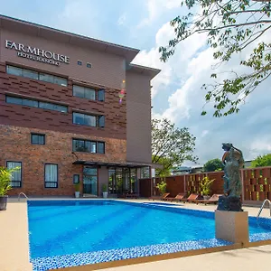 The-Farm-House-Hotel-Ranong-Exterior