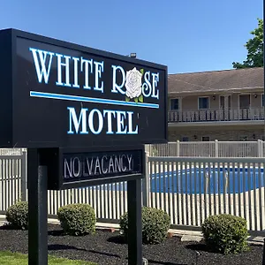 White-Rose-Motel-Hershey-Exterior