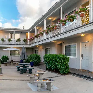 Ocean-Park-Inn-Santa-Monica-Exterior