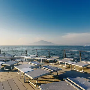 Palazzo-Murrano-Adults-Only-Vico-Equense-Skyline