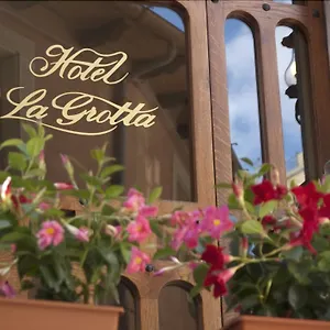 La Grotta Hotel Amenities photo