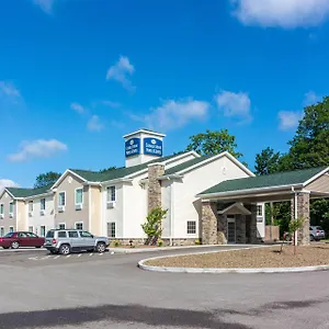 Cobblestone-Hotel-Suites-Harborcreek-Kearsarge-Exterior