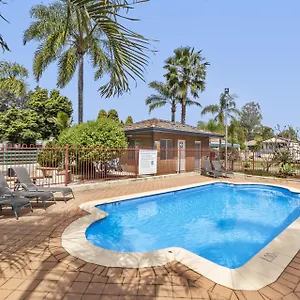 Central Caravan Park Swimming Pool photo