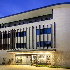 St-CatherineS-On-Park-Perth-Macro-Details