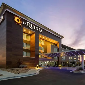 La-Quinta-By-Wyndham-Kingman-Hotel-Exterior