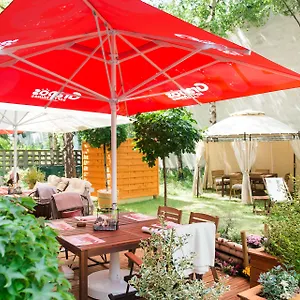 Mynext-Westbahnhof-Hostel-One-Vienna-Exterior