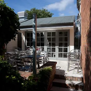 Lowena Cafe And Accommodation Exterior photo