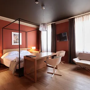 Escalus Luxury Suites Verona Room photo