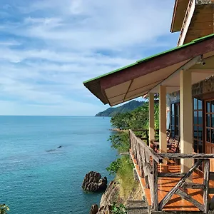 Koh-Chang-Hut-Hotel-Exterior