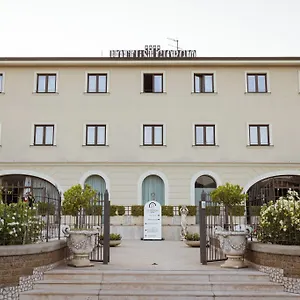 Hotel-St-Giorgio-Castel-San-Giorgio-Exterior