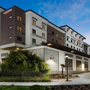 Courtyard-By-Marriott-Redwood-City-Exterior