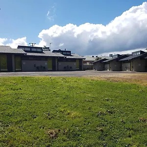 The-Apple-Inn-Batlow-Exterior