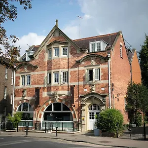 One-Warwick-Park-Hotel-Royal-Tunbridge-Wells-Exterior