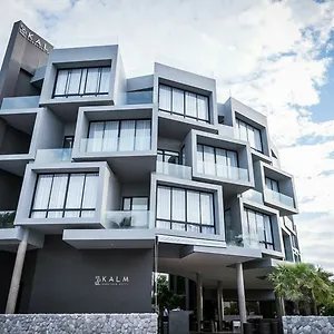 Kalm-Bangsaen-Hotel-Exterior