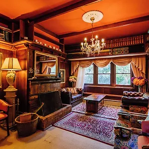 Warburton-Lodge-Interior