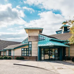 The-Woodlands-Event-Centre-Hotel-Saint-Neots-Exterior