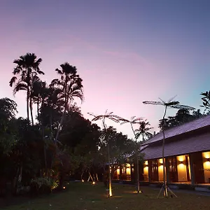 Adys-Inn-Legian-Exterior