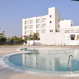 Goverdhan-Greens-Resort-Dwarka-L-Hotels-In-Dwarka-Swimming-Pool