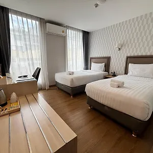 Lucky-Hotel-Bangkok-Room