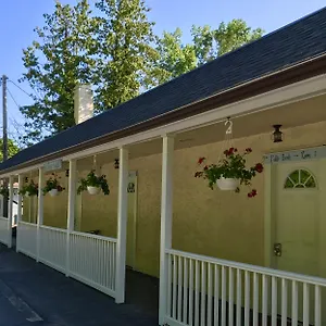 Beachcomber-Inn-Conesus-Exterior