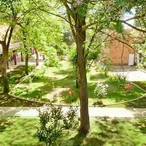 Lantana Garden Exterior photo