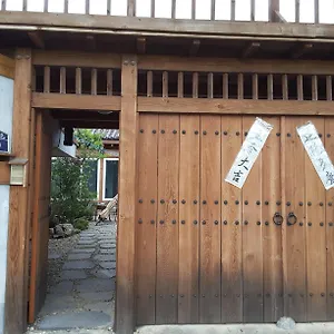 Yettle-Hanok-Stay-Gyeongju-Exterior