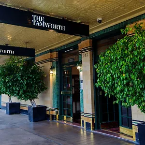 The-Tamworth-Hotel-Exterior