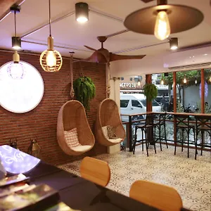 Adagio-Bangkok-Hotel-Swimming-Pool