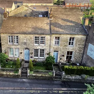 The-Lawrence-Hotel-Burnley-Exterior