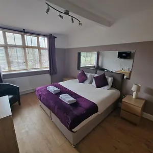 Kathleen-House-Enfield-Room