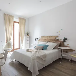 Maison-Coquette-Rome-Room