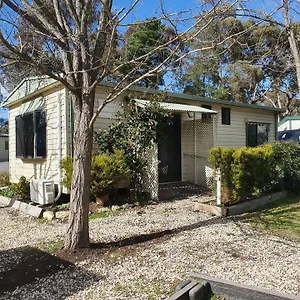 GDay-Parks-Ararat-Hotel-Exterior