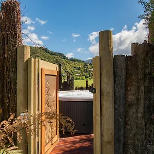 Abel-Tasman-Lodge-Marahau-Exterior