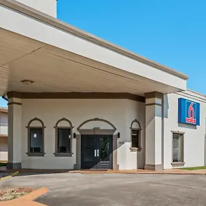 Studio-6-Hammond-La-I12-I55-Exterior