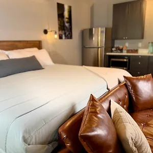 The-Benjamin-Hotel-Watkins-Glen-People