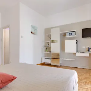 Dolce-Luxury-Rooms-Rome-Exterior